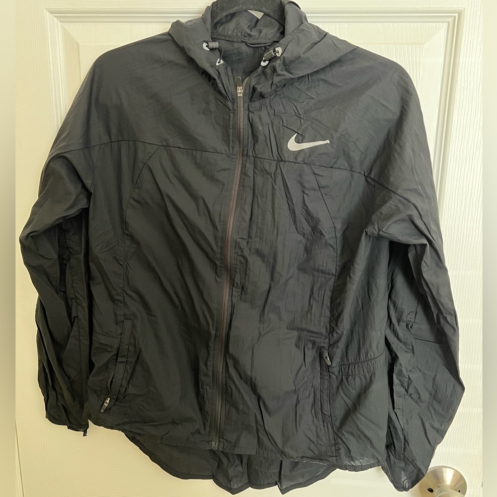 Nike runners top